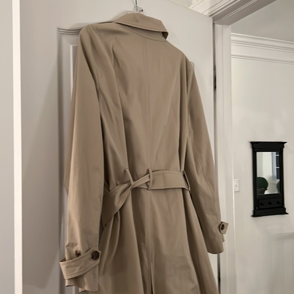 Loft Khaki Trench Coat. XL. New with tags. Brown buttons, cuffs and pockets. - Picture 6 of 10